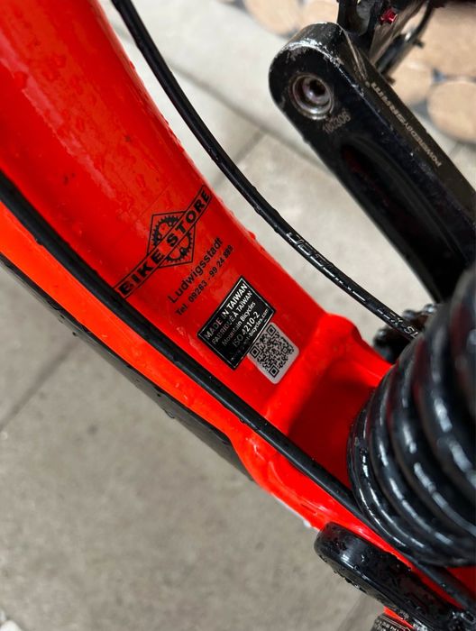 Велосипед за спускане Giant Glory Advanced 2 2018 AL 27.5