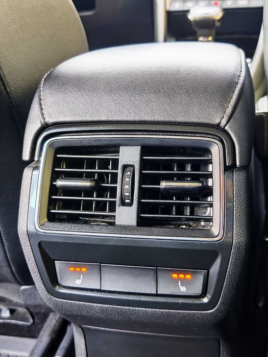 Skoda Karoq 1.5 TSI 150 CP DSG | Piele | Încălzire Staționară | ACC | Keyless | CarPlay/Android Auto Wireless | Navi