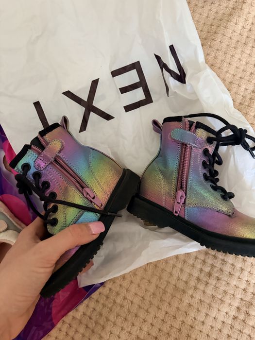 Продам детские ботинки Next