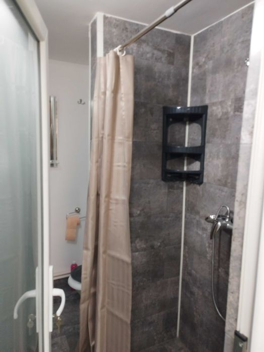 Inchiriez spatiu comercial