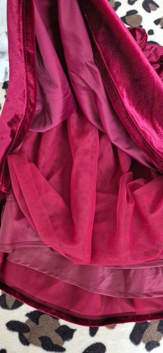 Rochie de catifea bordo