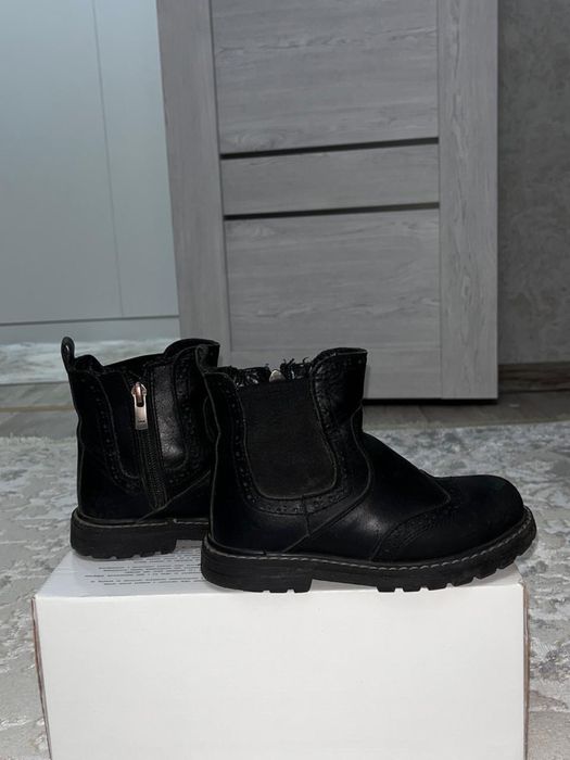 Продам детскую обувь