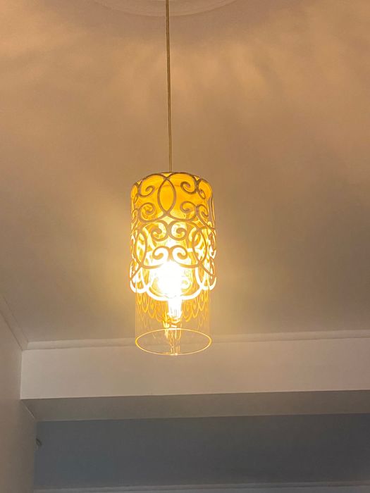 Vând două corpuri de iluminat identice în stare foarte bună