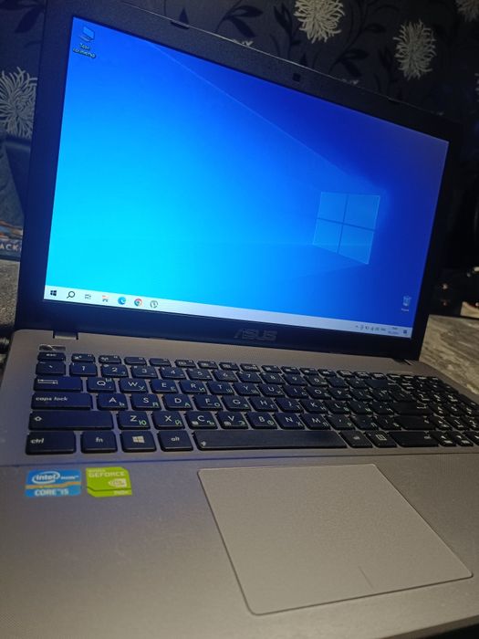 лаптоп ASUS 15,6inch