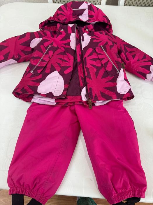 Детские куртки и комбинезоны