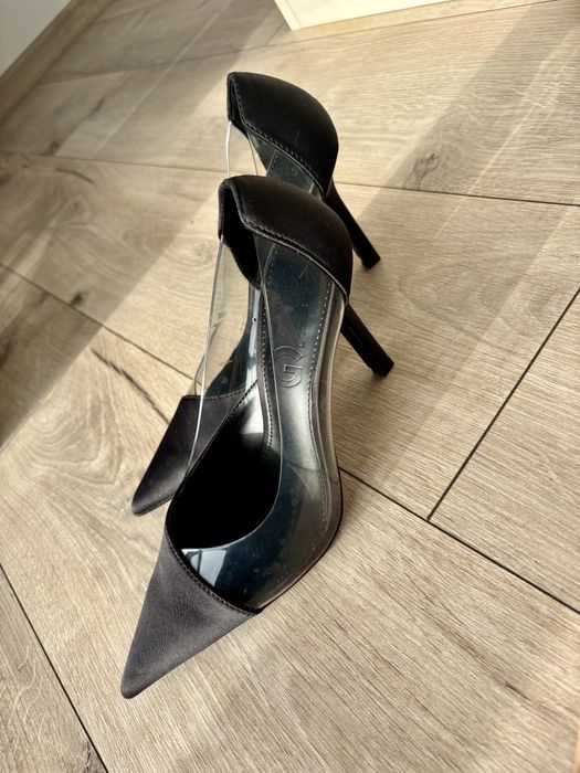 Елегантни черни дамски обувки с ток