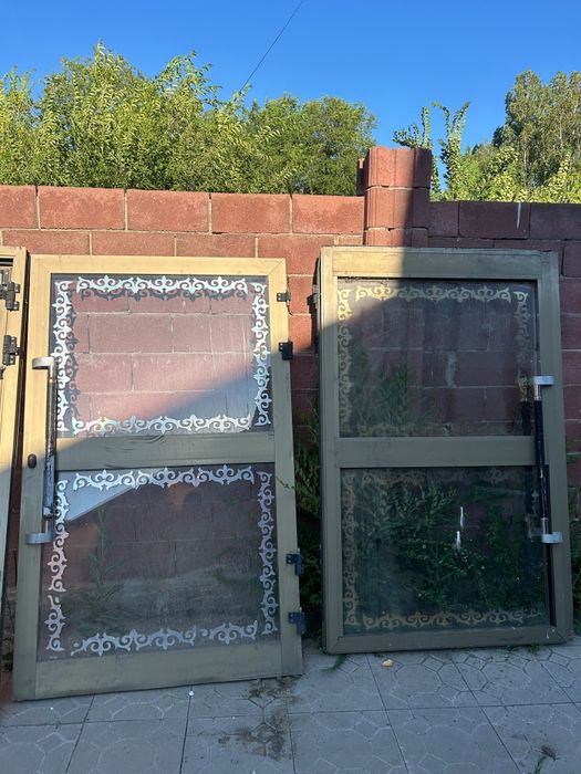 Продам пластиковые двери разные