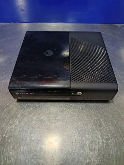 Xbox360-e freeboot (комплект + игры)