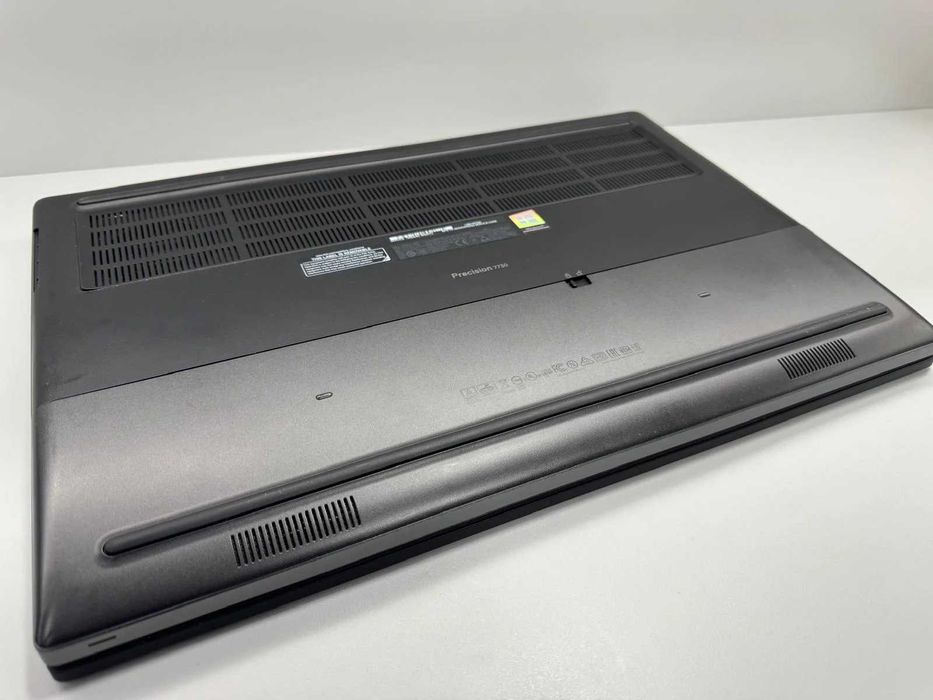 Laptop/Workstation SH Dell Precision 7730 i7-8850H QUADRO P5200 16 gb
