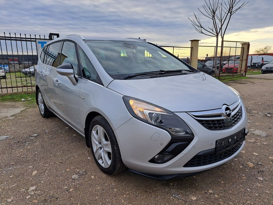 Опел Зафира 2015