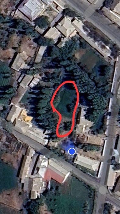 8 sotix yer sotiladi.