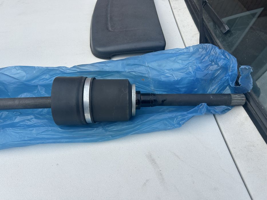 Продам привод Нива шеви 24шлица