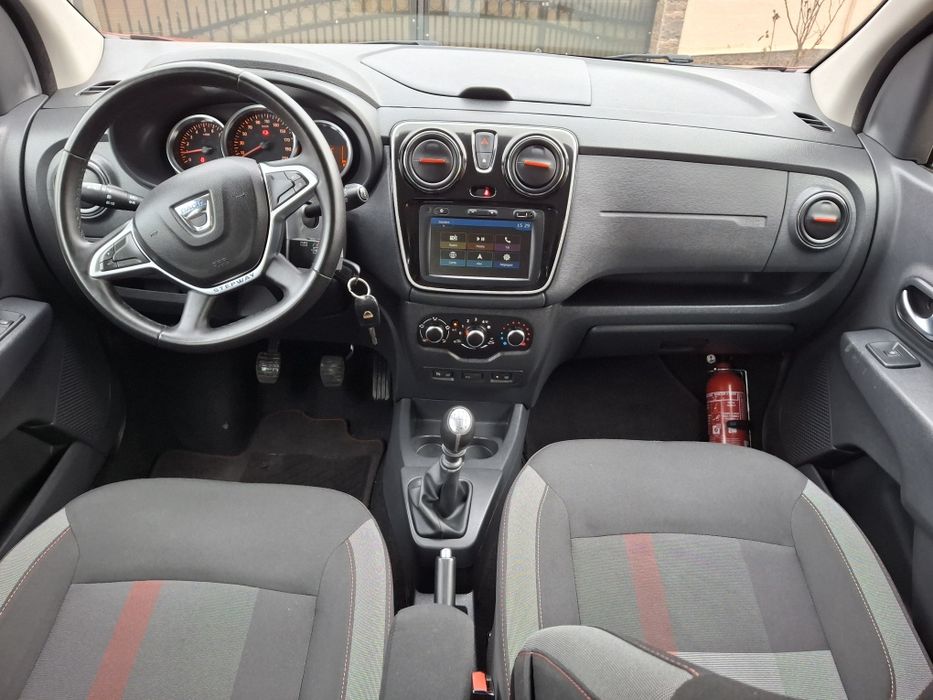 Dacia lodgy stepway tehroad 1.3 tce 7 locuri Rate cu Buletinul  2019
