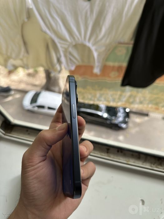 Iphone 15 pro blue