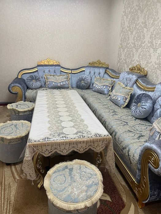 Уголов для гостинной