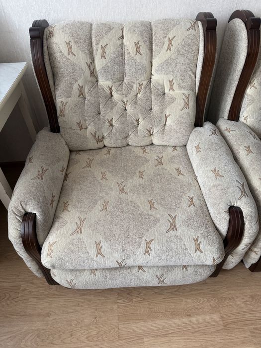 Диван и кресло за 10000