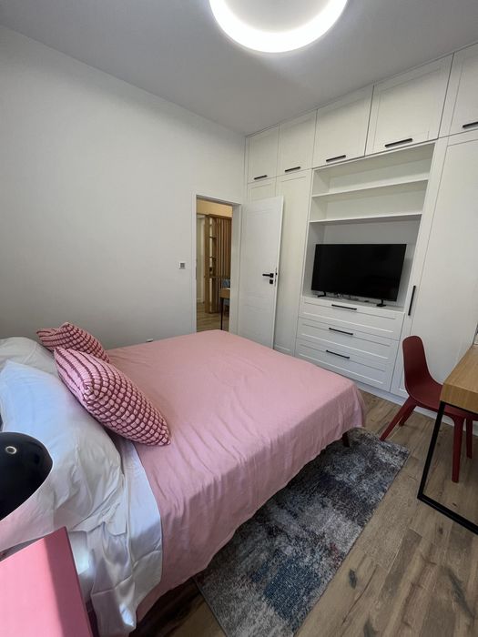 Дава се под наем Тристаен апартамент в София, Център - 45 кв.м за 1000 € - Снимка #5