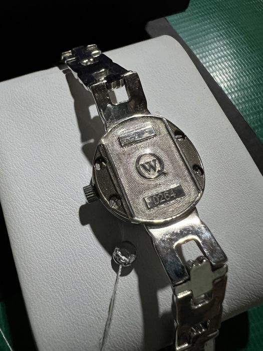 Новые Серебряные часы с фионитами 18 грамм