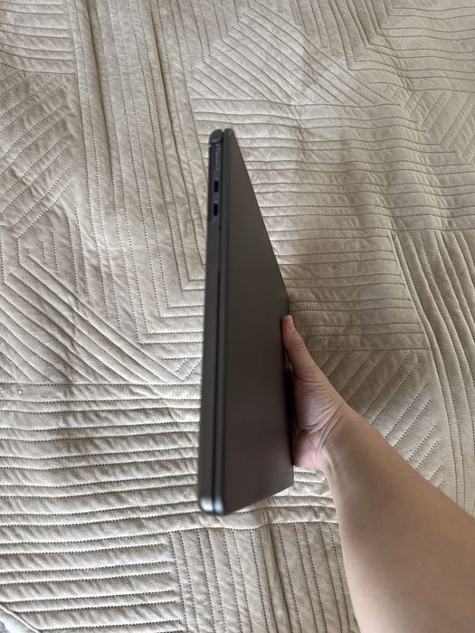 Макбук air m4 16/256