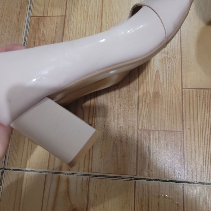 Продам женскую обувь