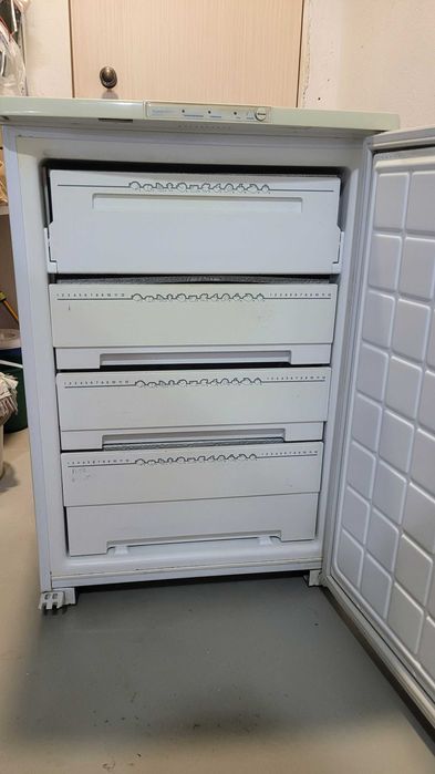 Морозильник Бирюса