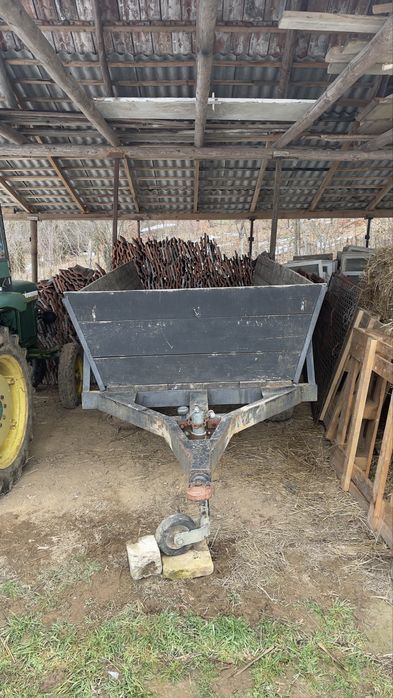 Remorca tractor cu o axa