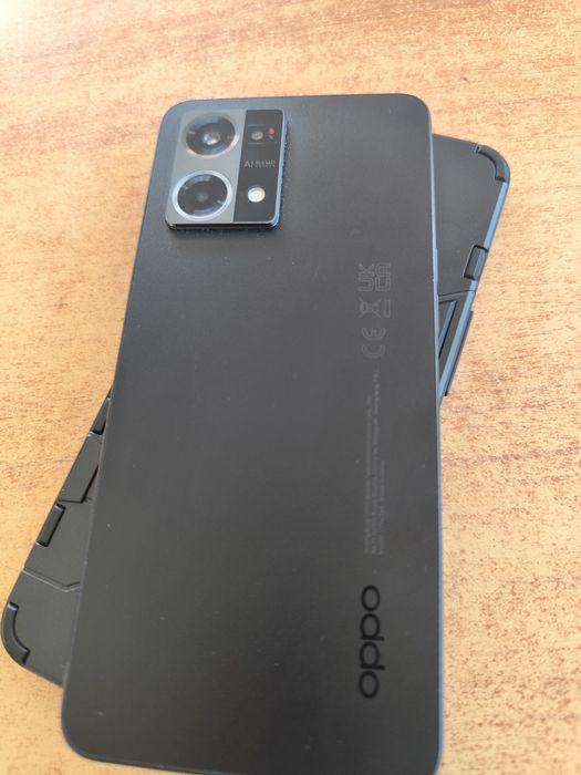 Продам телефон  срочно