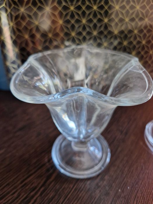 Чаши за мелби и други десерти