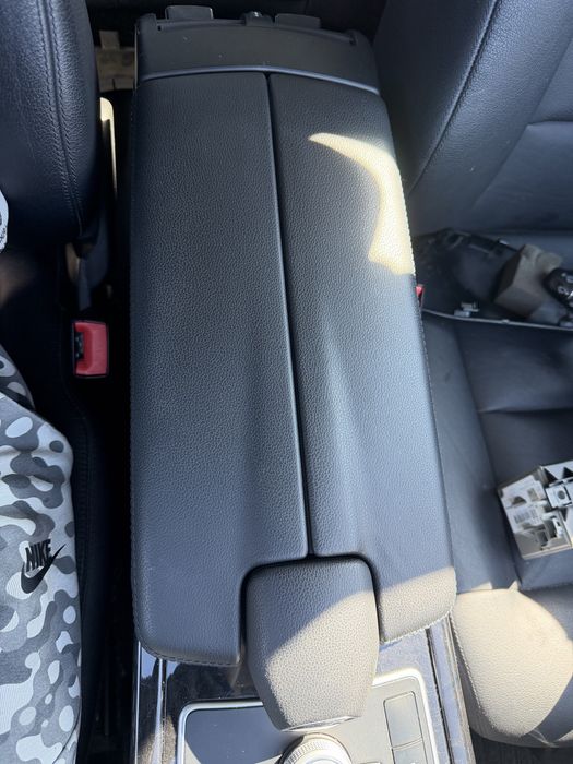 Подлакътник барче Mercedes E CLS class w212 w218 мерцедес е цлс 212