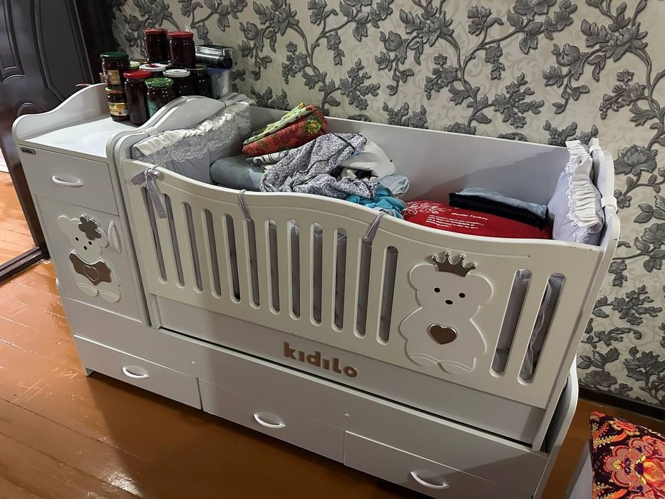 Bolalar mebeli.kravat va wkopi