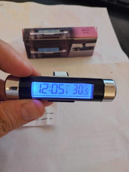 Ceas digital auto cu termometru – ecran LCD, iluminare LED