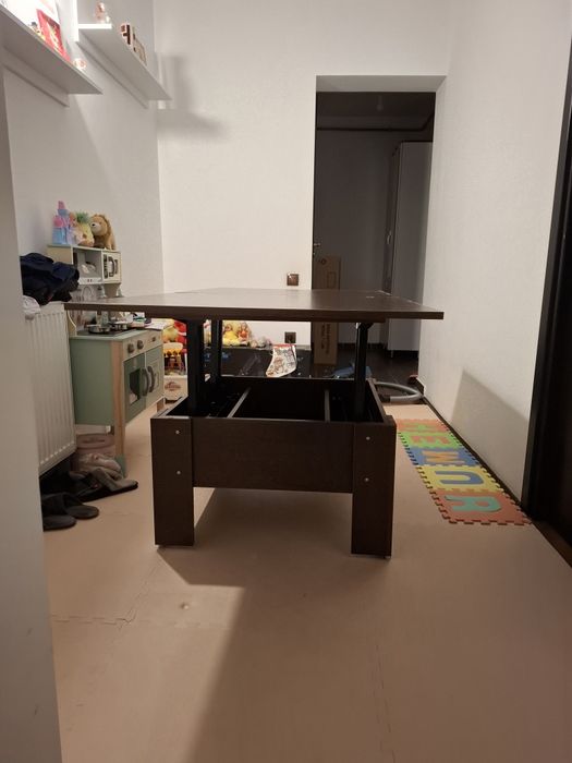 Vând masă transformer 800x800x450