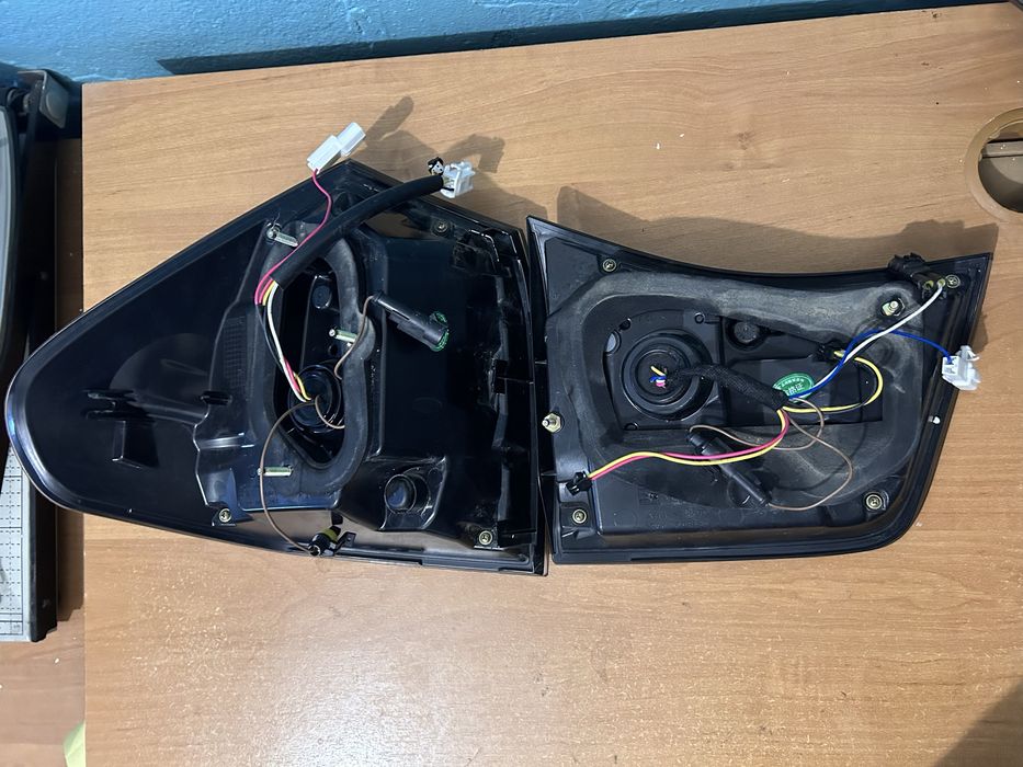 Задние фонари Lexus RX330