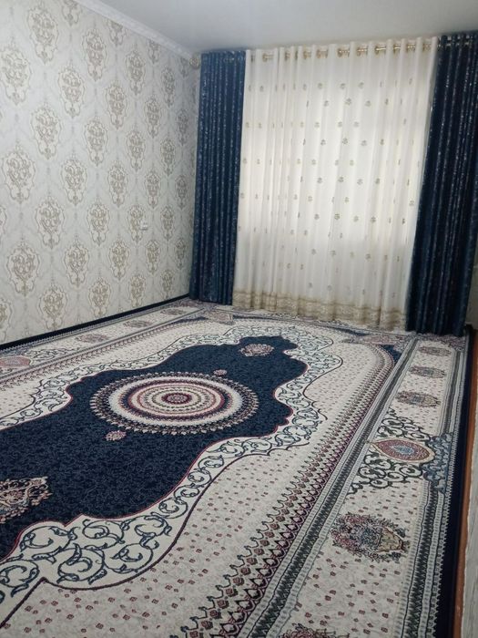 3 xonali kv sotiladi.