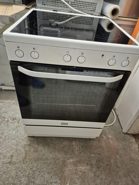 Свободностоящи фурни с керамични котлони гаранция 12 месеца