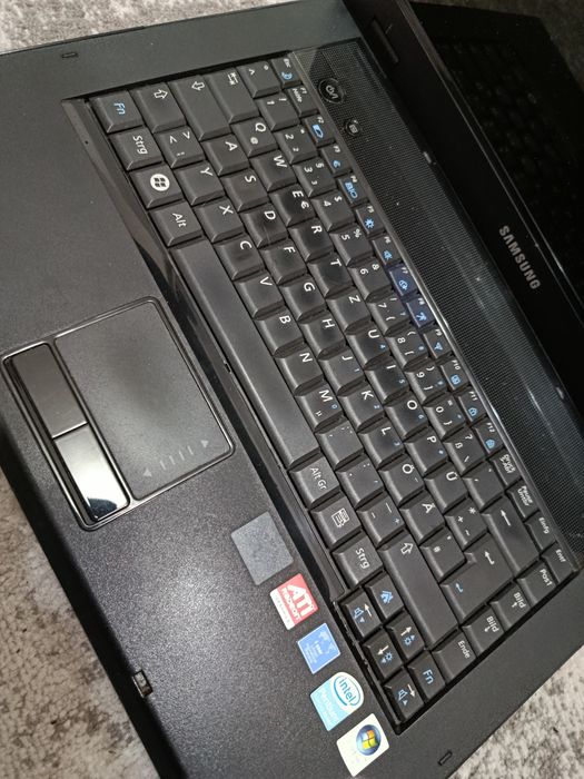 Laptop Samsung NP-R60S – pentru piese / nefuncțional