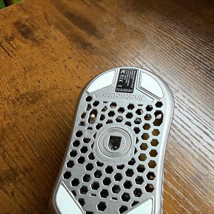 Finalmouse Starlight Pro TenZ Small – Перфектния Коледен Подарък -отлично състояние, с кутия