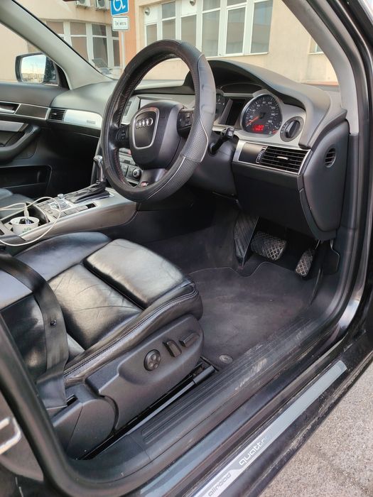 Audi A6 allroad, Десен волан