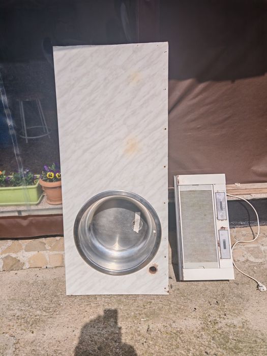 Аспиратор за вграждане и мивка