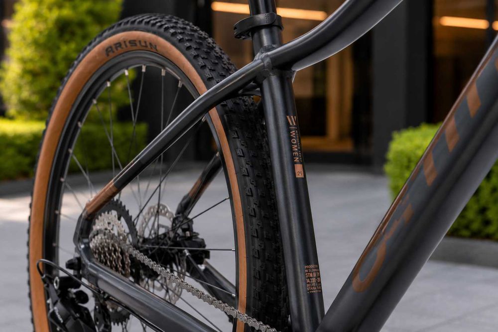 Нов дамски планински велосипед CTM CHARISMA 1.0 27.5 – Shimano 1x8, внос от Словакия