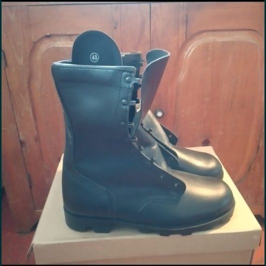 Продам Берцы новые