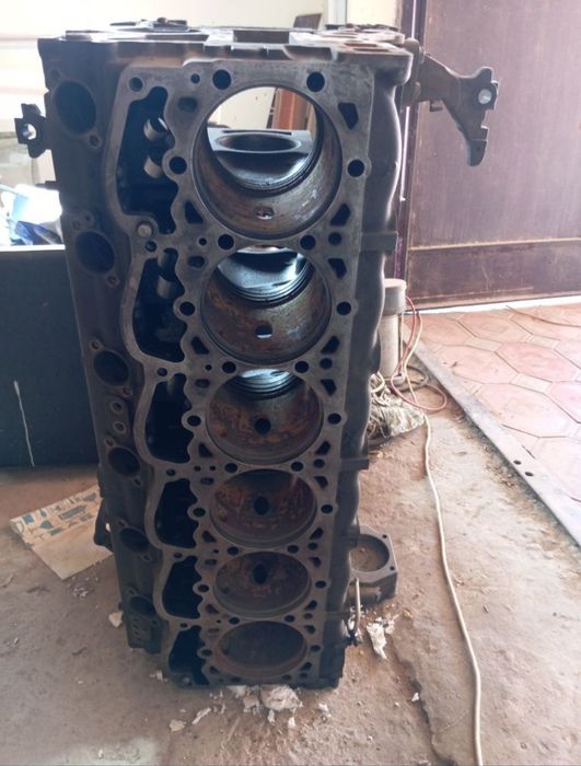 Блок Даф 105 год выпуска 2012