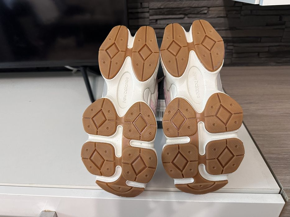 Adidasi New Balance 9060 36