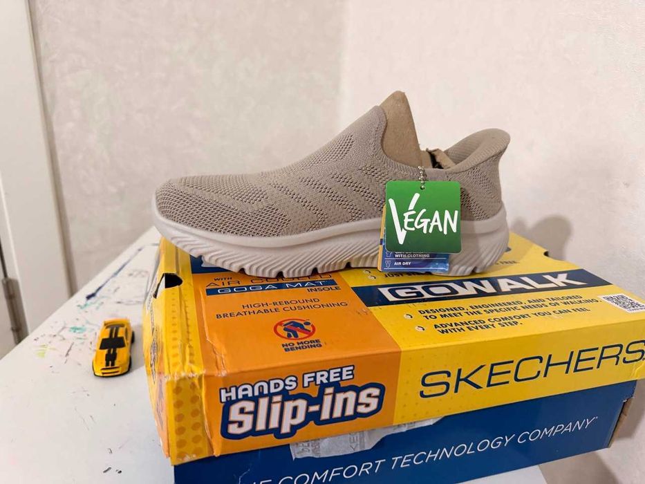 кроссовки Skechers
