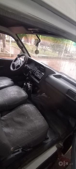 Mikroavtobus sotiladi