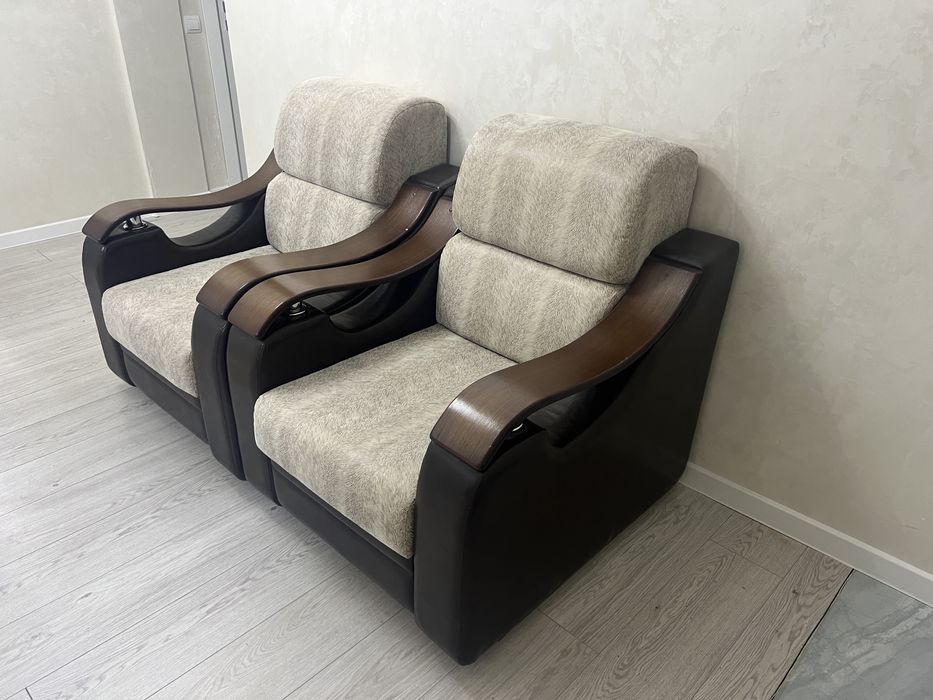 Диван кресло две штуки