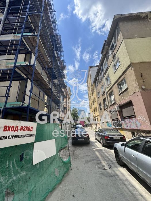 Продава се Двустаен апартамент в София, Център - 53 кв.м за 4954 €/кв.м - Снимка #3