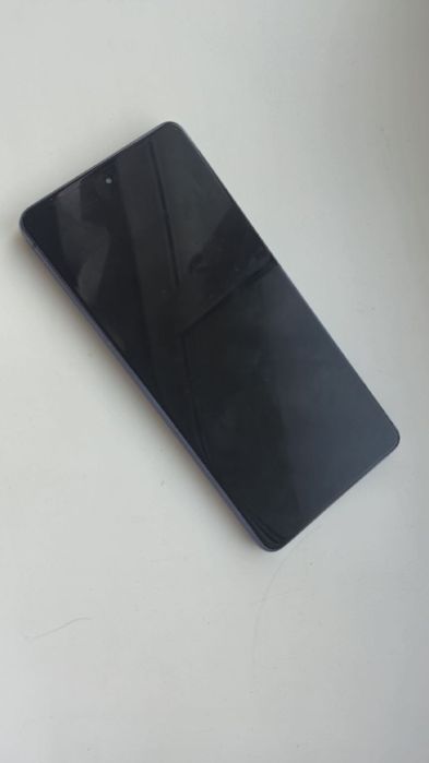 Samsung S20 FE в хорошем состоянии