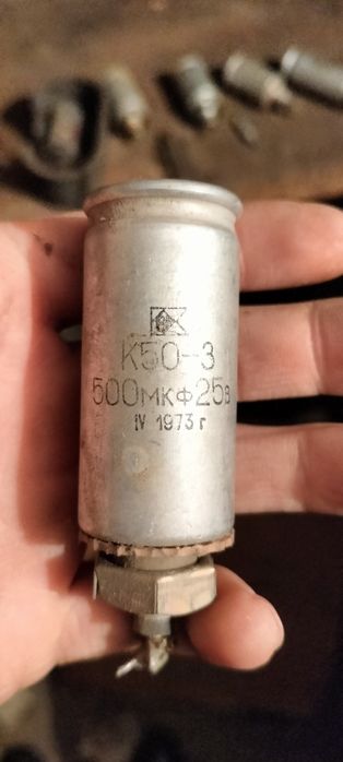 Конденсаторы продам