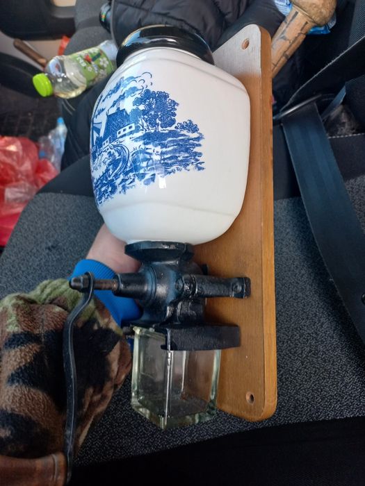 Мелница за стена за кафе